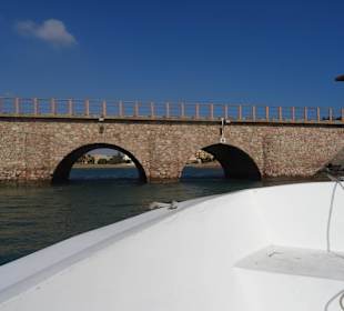 Mit dem Motorboot durch klein Venedig von Ägypten