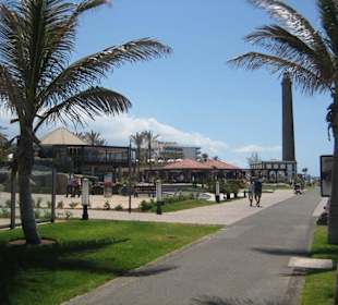 Promenade in Maspalomas mit Faro