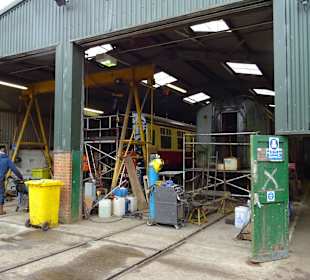 Hier werden die Wagen instandgesetzt