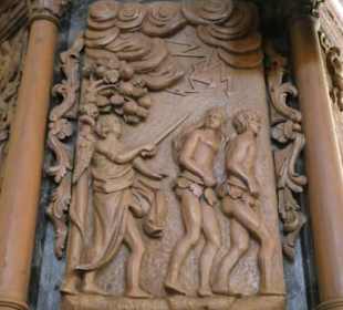 Holzreliefs an der Kanzel, Kirche Oberlauringen