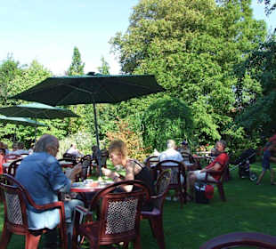 Garten des Eiscafe Dahl in Wremen