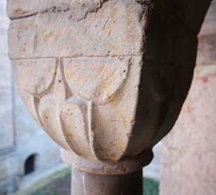 Kapitell im Kreuzgang