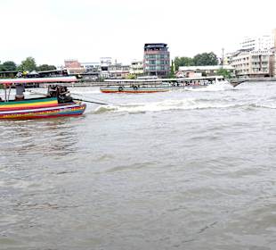 Mit dem Hop and Hop Boot Bangkok entdecken