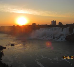 American Falls bei Sonnenaufgang - drei Minuten