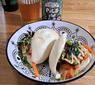 Japanisches Bacon Bao Sandwich.