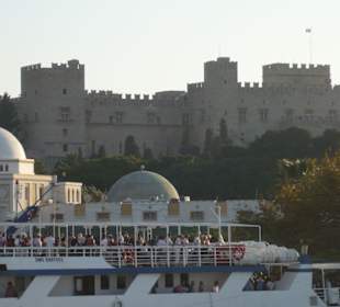 Rhodes vieille ville avec ses remparts