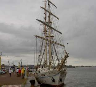 Hafenansicht mit SSS Greif