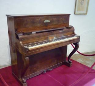 Klavier von Chopin im Kloster