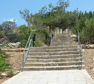 Zugang zur Höhle Ghar Dalam