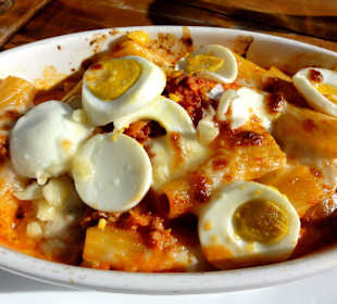 Makkaroni Bolognese im Royal Ketty