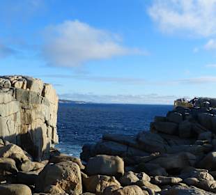 Felsformationen bei der Bucht