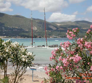 Schiff versenkt vor dem Alikanas Strand