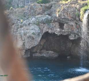 Wasserfall mit Schlucht