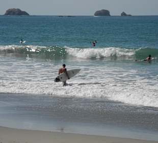 Playa Espadilla Surfer