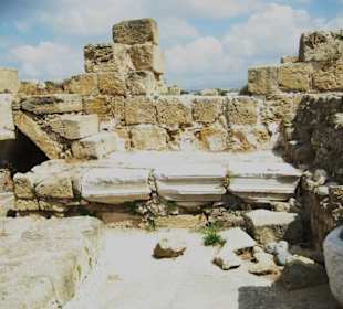 In der Burg Saranda Kolones