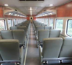 1. Klasse, sehr viel Beinfreiheit