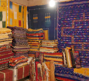 Geschäfte gab es auch 