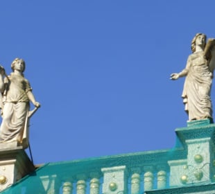Goldenes Tor: Statuen (Blick von der Langgasse)