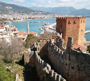 Hotel direkt über Minarett am Strand