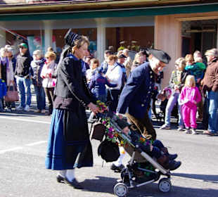 Volkstanzgrp.Eschenbach Festwagen Erntedank