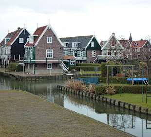 Maaken