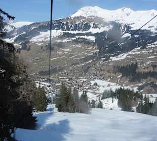 Blick zum Dorf Lenk