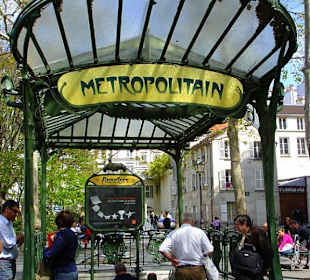 Eingang zur Metrostation