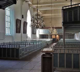 Blick in das Langschiff der Ludgerikirche