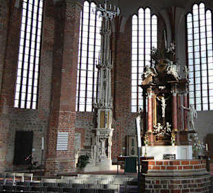 Braockaltar und Sakramentshaus