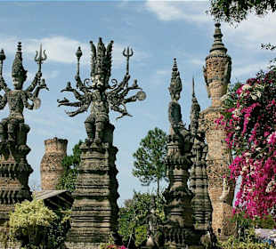 Sala Kheo Kou - Wat Khaek