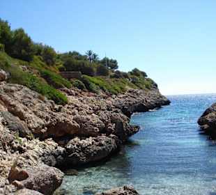 Bucht bei den Drachenhöhlen