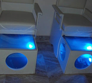 Doctorfischbecken im unteren Wellnessbereich 