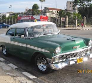 Oldtimer am Malecon