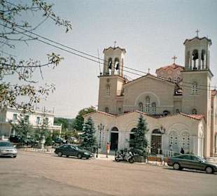 Kirche mit Eingangsbereich