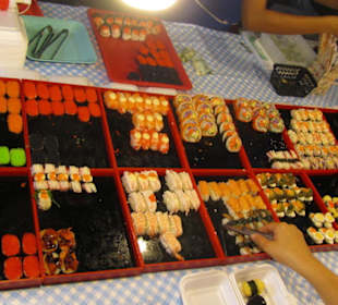 Der Bangtao Nacht-Markt mit Angeboten 020