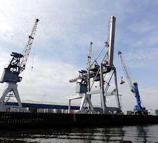 Am Terminal des Neustädter Hafens