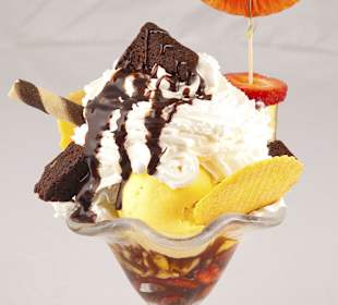 Yummy Yummy at Pabisa Beach Club