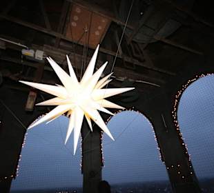 Weihnachtsstern in der Turmhaube von St Pankratius