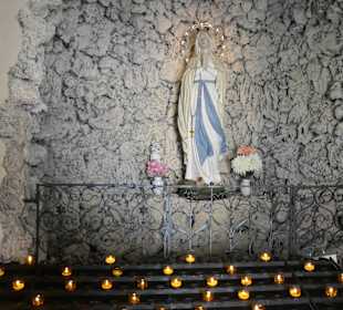 Die Lourdes-Kapelle in Traunstein am Maxplatz