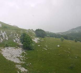 Man kann auch zu Fuß den Monte Baldo erklimmen