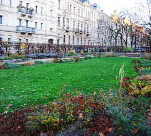 Im schön angelegten Garten