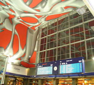 Bahnhofseingangshalle