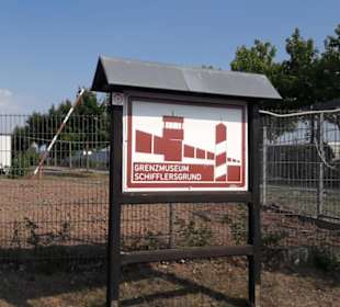 Hinweisschild am Eingang