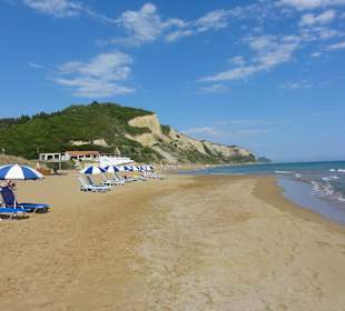 Sehr schöner langer Strand