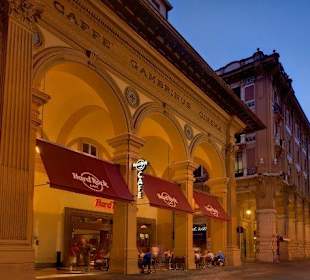 Hard Rock Cafe Florence outside terrace