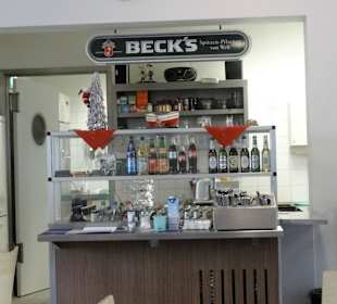 Bestell-Tresen der Anbiethalle