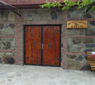 Weingut Shakarashvili - Eingang zum Weinkeller