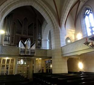 Kirchenschiff und Orgel der Albani-Kirche