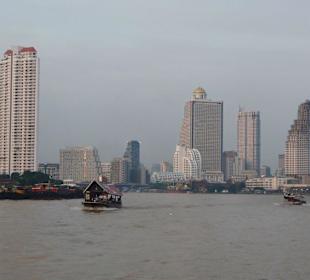 Skyline von Bankgok mit dem State Tower