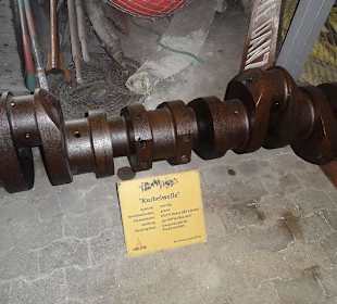 Kurbelwelle von einem Schiffmotor